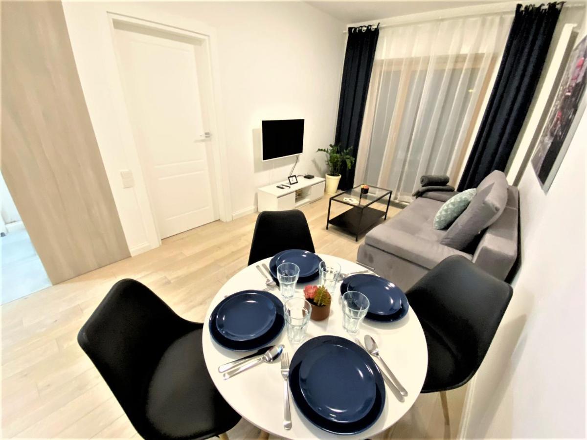 Lägenhet Exclusive 2br! In Center +netflix +gym